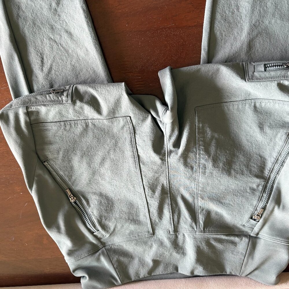 Athleta New No Tags Headlands Hybrid Cargo Tight